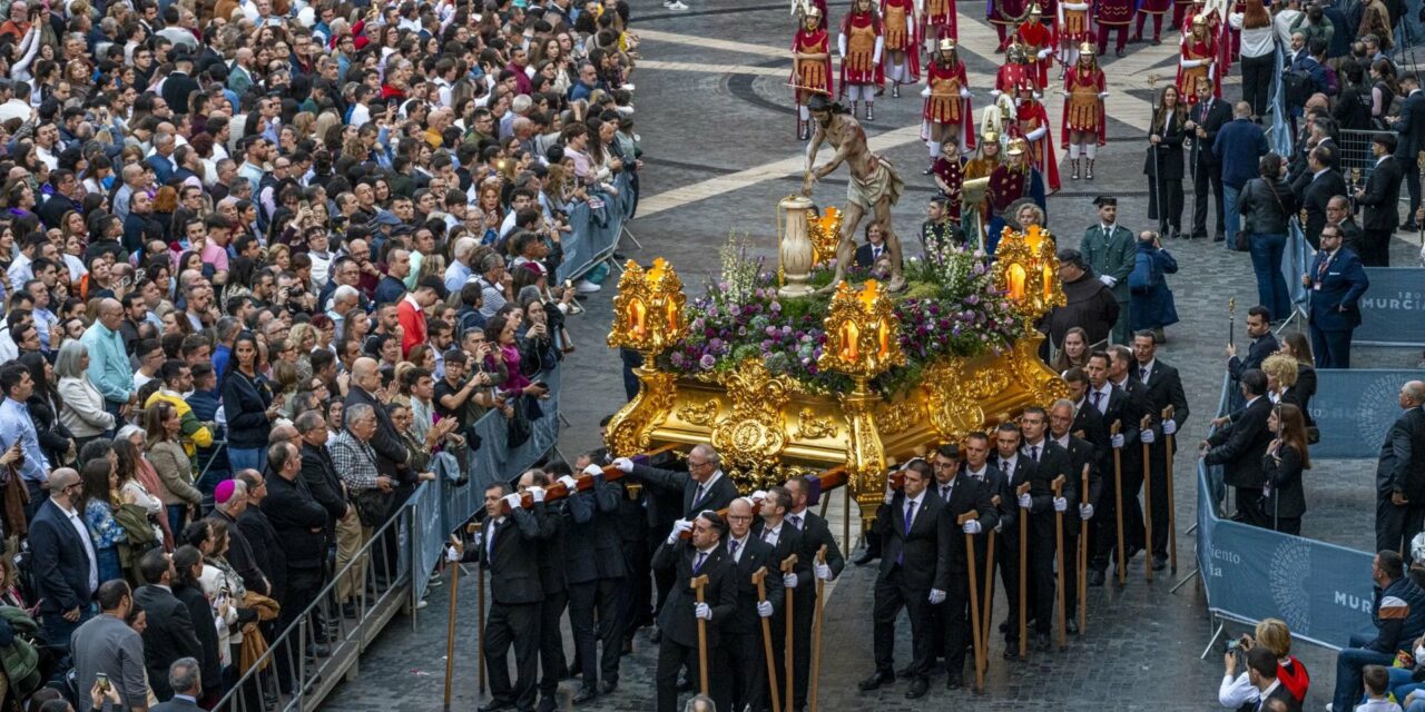 El Cristo ‘amarra’ a su columna a toda la Región de Murcia en la Magna Procesión