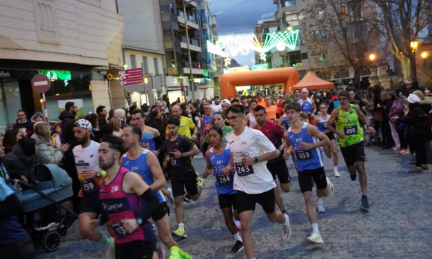 Los atletas locales Mario Monreal y Belén González triunfan en la Popular Navideña