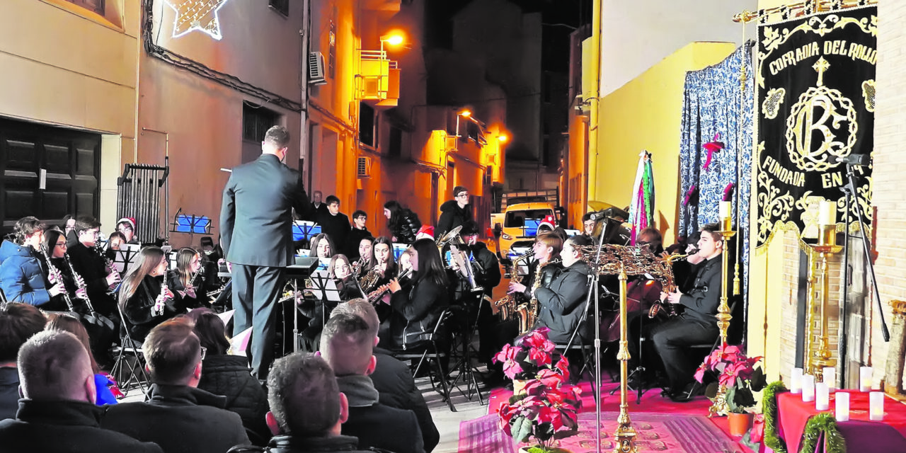 El Rollo enciende la Navidad con un concierto en su capilla