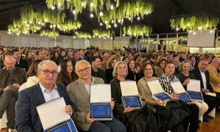 La cooperativa Cruz de Piedra reconoce la labor de sus socios fundadores, tras su jubilación