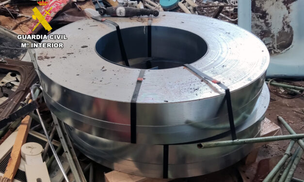Detienen a un empleado por sustraer dos bobinas de hierro galvanizado a su empresa