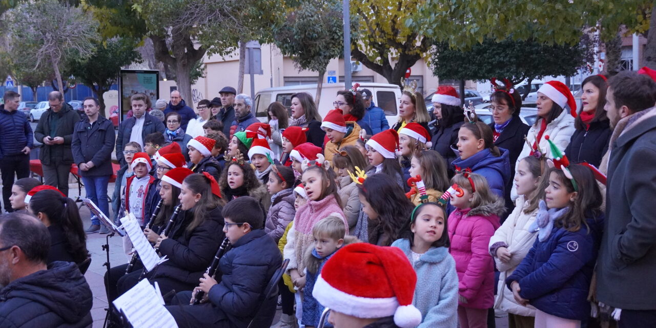 San Fermín inicia su Navidad con un taller de adornos, música y encendido del árbol