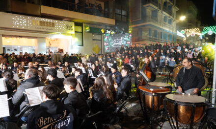 Con el encendido de luces y con música se estrena el programa navideño en Jumilla