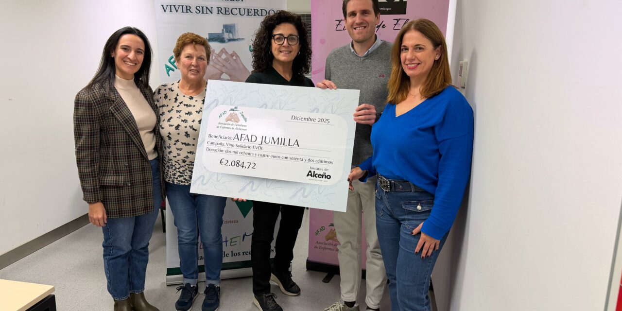 Bodegas Alceño entrega a AFAD parte de los beneficios de EVOL, el vino solidario