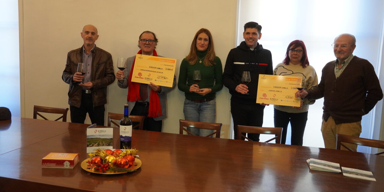 El CRDOP colabora con Cáritas y entrega 7.000 euros a las delegaciones de Jumilla y Hellín