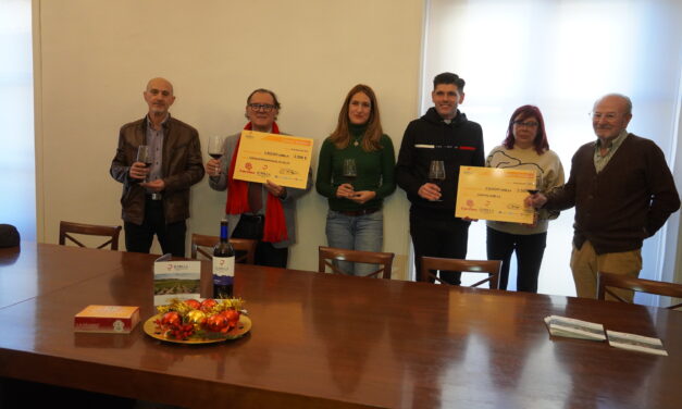 El CRDOP colabora con Cáritas y entrega 7.000 euros a las delegaciones de Jumilla y Hellín