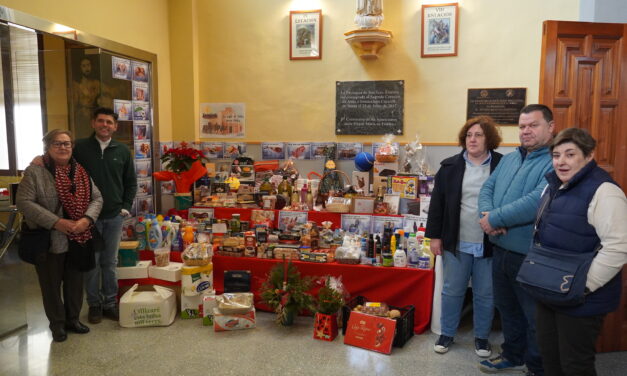 La iglesia de San Juan sortea una gran cesta de Navidad “llena de ilusión y generosidad”