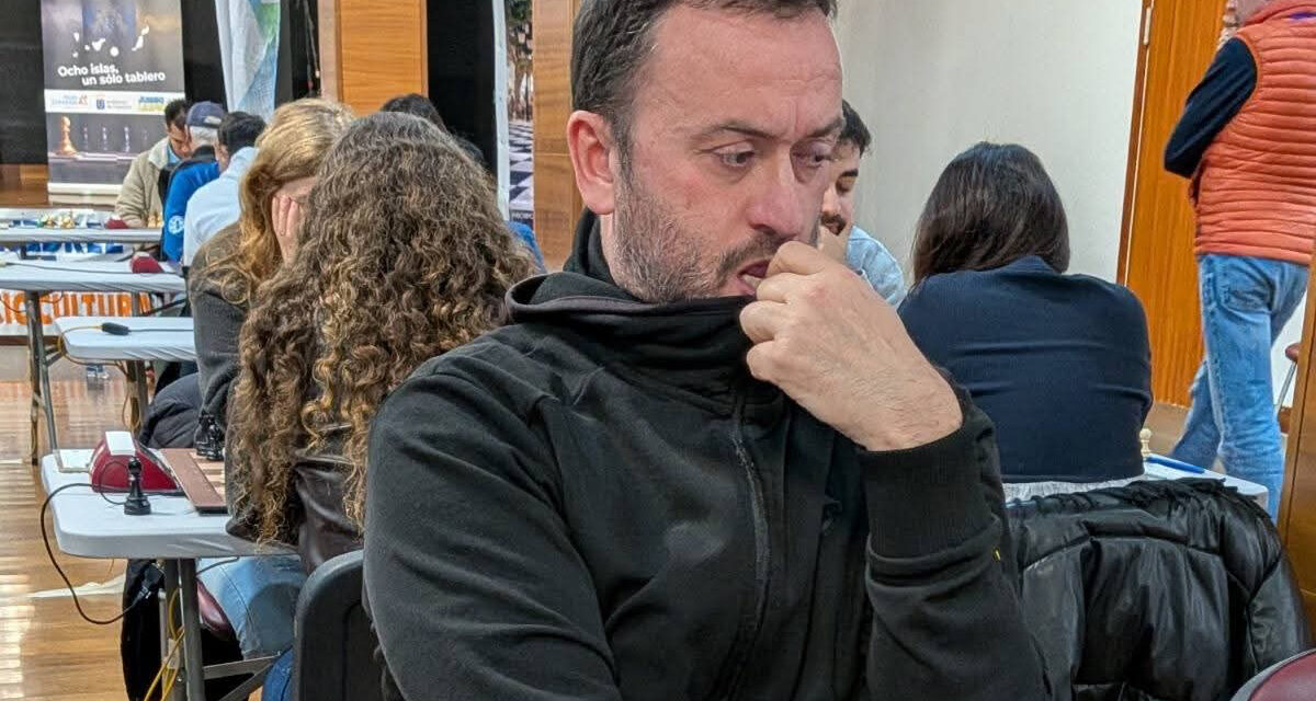 Miguel Ángel Martínez representa al Coimbra en Canarias y se mide a Bellón, leyenda nacional del ajedrez