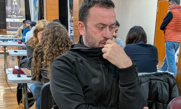 Miguel Ángel Martínez representa al Coimbra en Canarias y se mide a Bellón, leyenda nacional del ajedrez