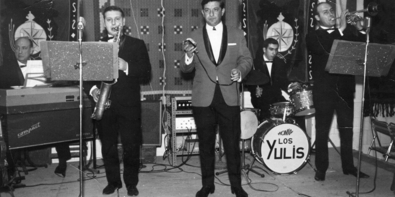La imborrable huella de Los Yulis, el grupo que puso música a las grandes voces de los 60 y 70