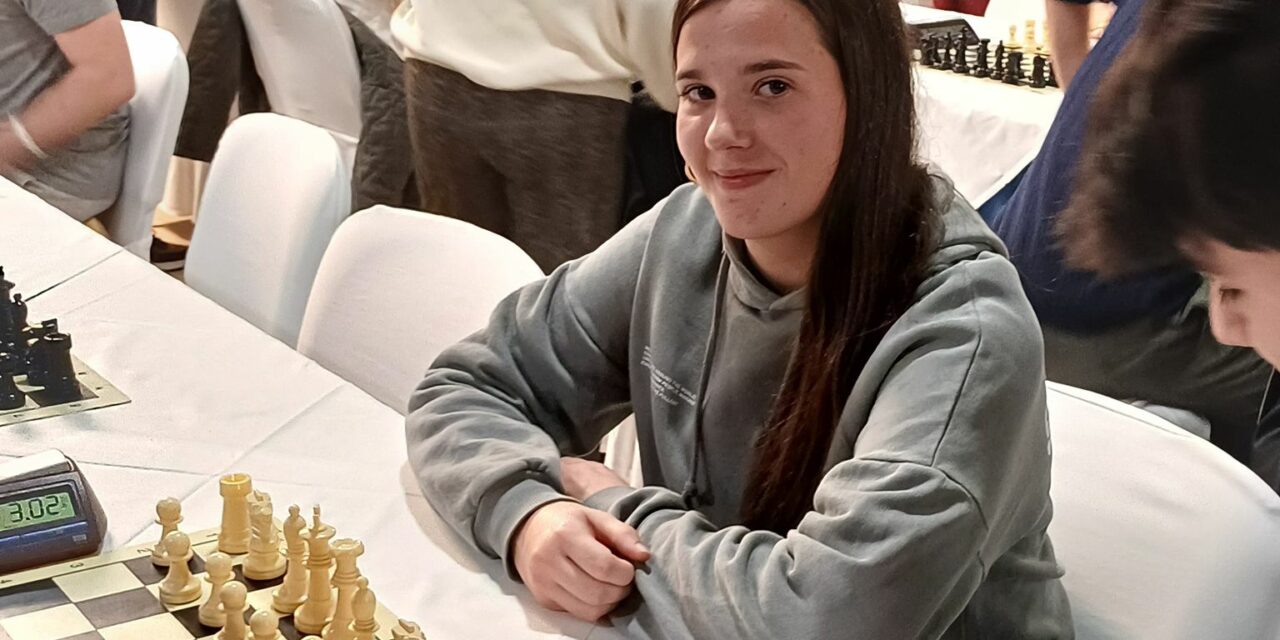 Elena Rodríguez y Paris Ortega se hacen notar en el Internacional de Santa Pola