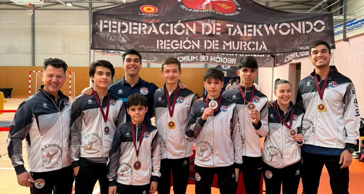 Juan Tomás y Carlos Sánchez, campeones regionales de taekwondo