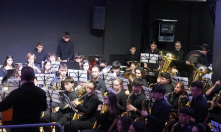 El Auditorio acogió un concierto de los alumnos de banda y un recital de piano de María Antonia Gomis