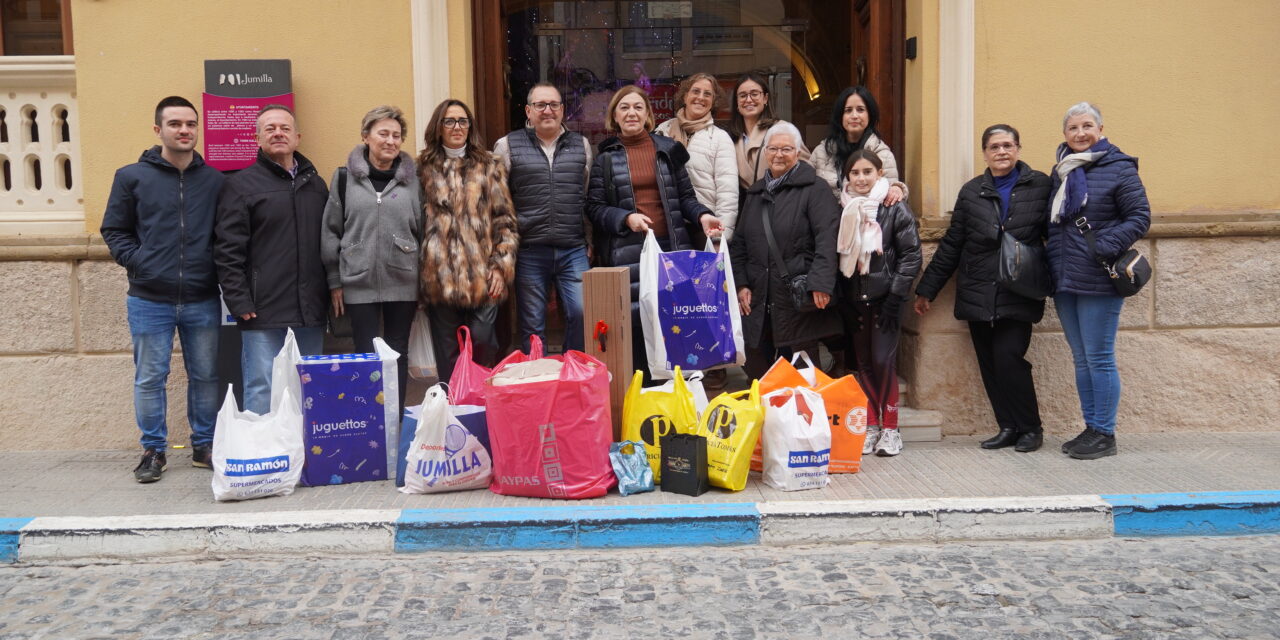 Ropa deportiva, un jamón, calzado y joyas, algunos productos de la Compra Reloj 2025