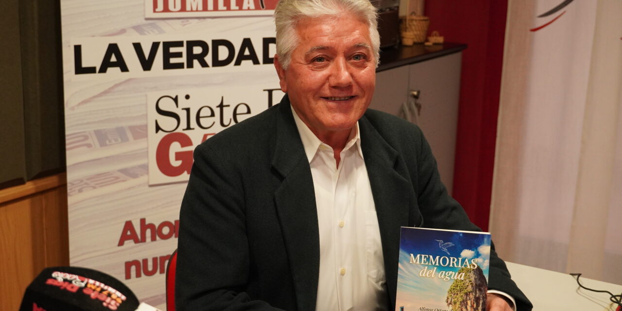 “Memorias del agua” es el último libro de poemas de Alfonso Ortega
