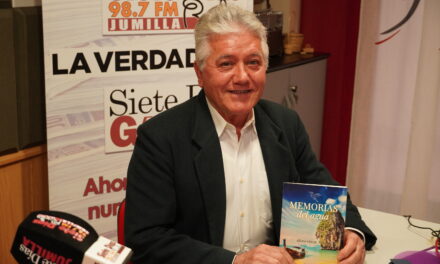 “Memorias del agua” es el último libro de poemas de Alfonso Ortega
