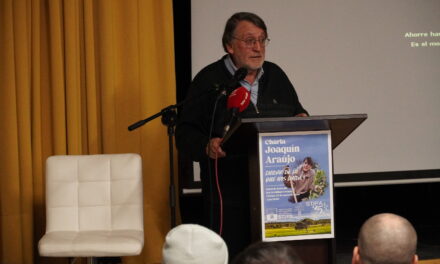 Joaquín Araujo en Jumilla, llama a la reflexión acerca de la relación del ser humano con la naturaleza