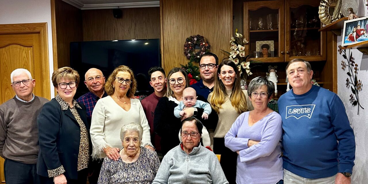 Desafío al paso del tiempo: una familia de Jumilla une a cinco generaciones