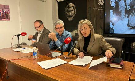 Emiliano Hernández y J. J. Melero desvelan las singularidades y esencia del Carnaval de Jumilla