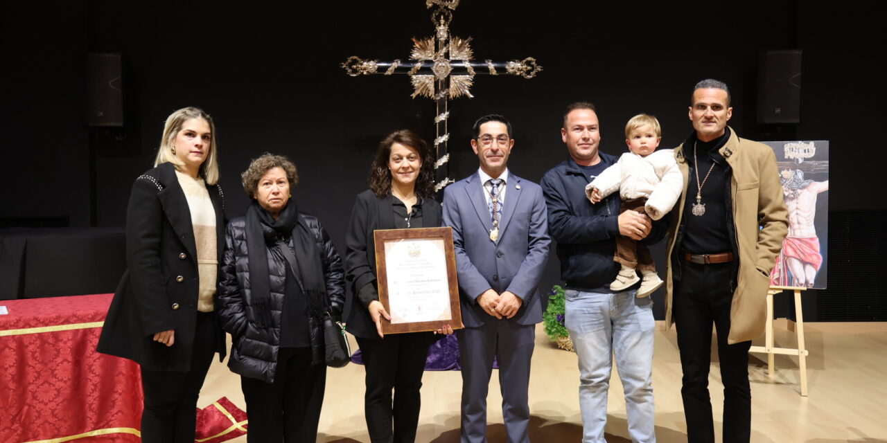 La Junta Central de Semana Santa recuerda a Pascual Terol y Juan Antonio Martínez, y reconoce la labor de los fotógrafos