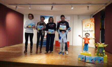 Educación dona cien libros de “Bruno y Firu” para fomentar empatía e inclusión en las aulas