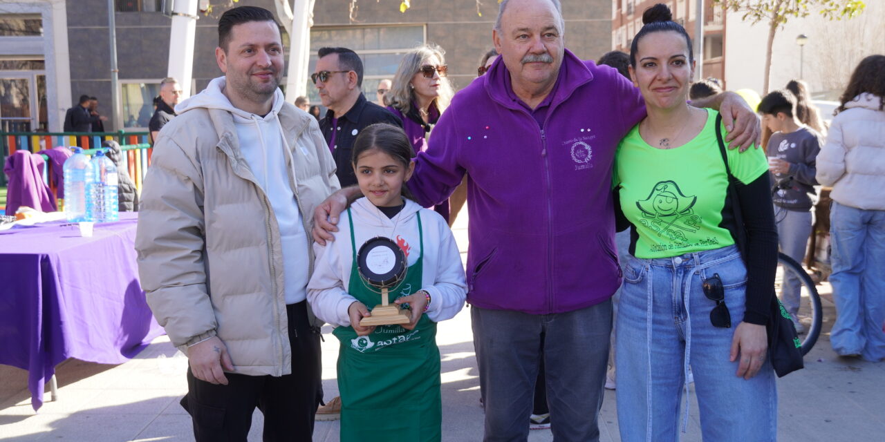 Los tamborileros recaudan fondos para ASFAPE en una nueva edición del Almuerzo Solidario del Tambor