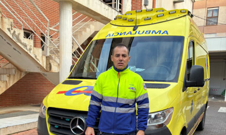 Un técnico del SUAP de Jumilla atiende, sin estar de servicio, a un herido en un accidente en Murcia