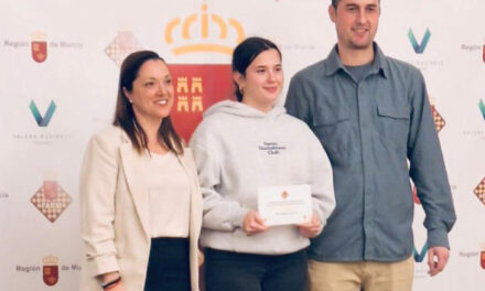 Elena Rodríguez logra el título regional de ajedrez y luchará en el Nacional