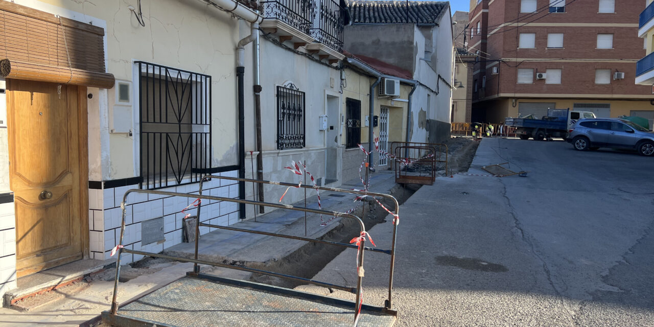 Comienzan las obras de renovación del firme y aceras en el Callejón del Chorrillo