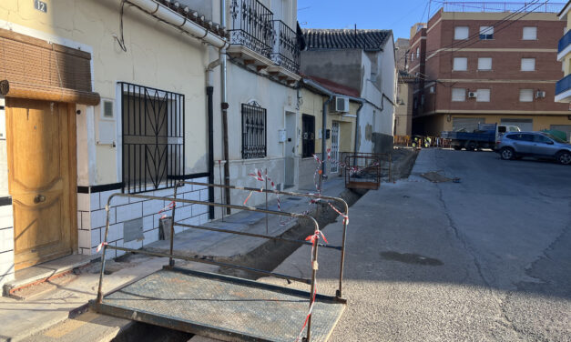 Comienzan las obras de renovación del firme y aceras en el Callejón del Chorrillo