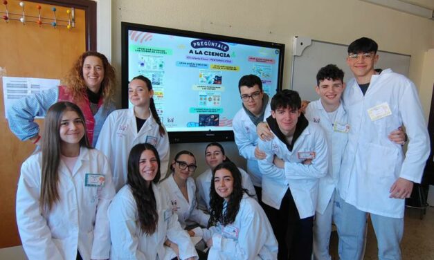 Alumnos del IES Infanta Elena organizan una feria de ciencia y diseñan experimentos propios