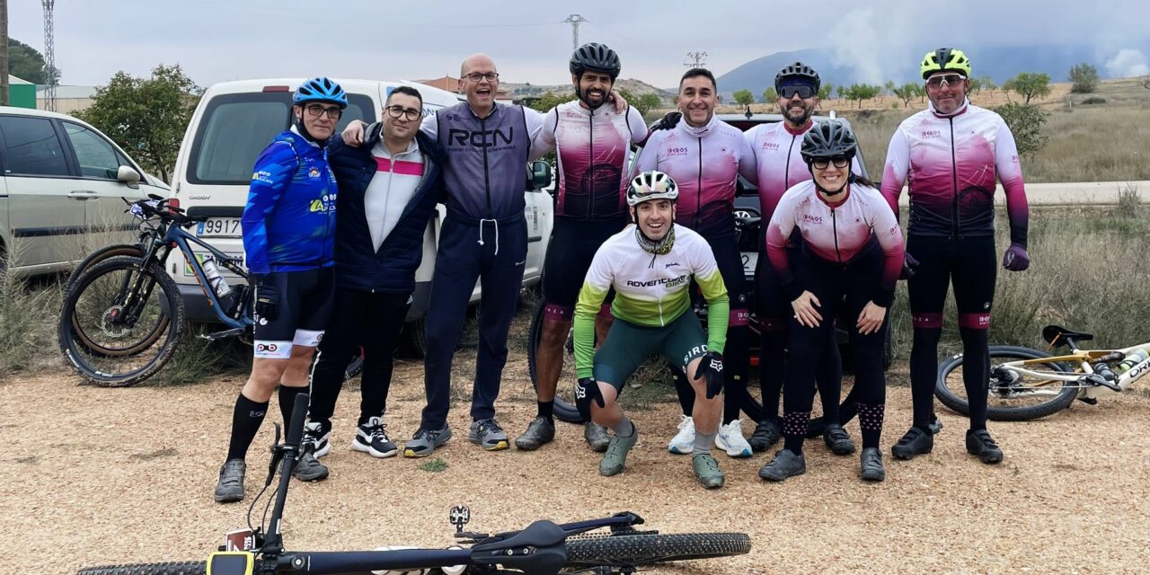 Alberto García, primer local en meta de la MTB de Tobarra