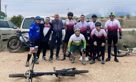 Alberto García, primer local en meta de la MTB de Tobarra