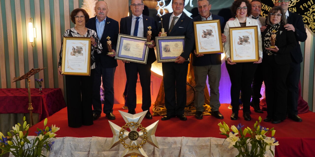 El Rollo celebra su fiesta de reconocimientos a los que apoyan y trabajan en pro de la cofradía