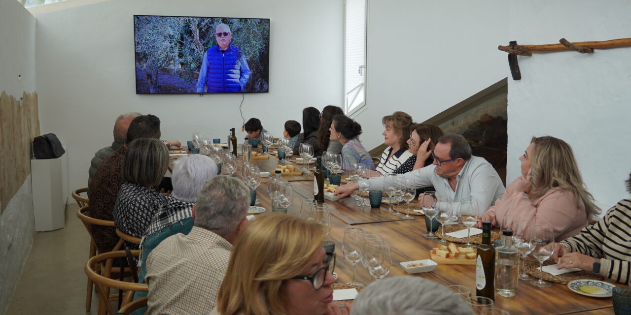 Viña Elena acoge la primera cata del aceite de Juan Manuel Coloma
