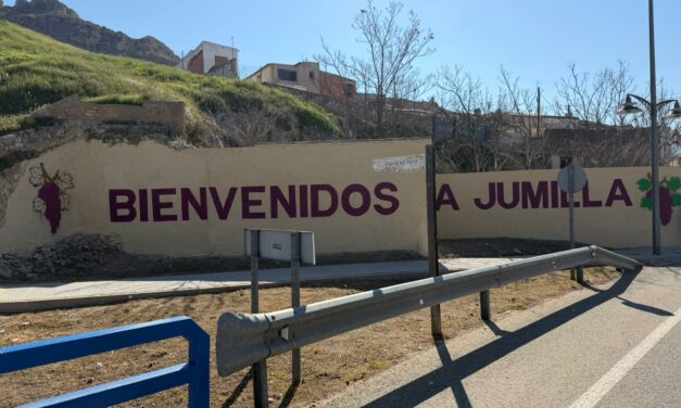 El Ayuntamiento ha llevado a cabo actuaciones de mejora en calles y accesos ante la llegada de la Semana Santa