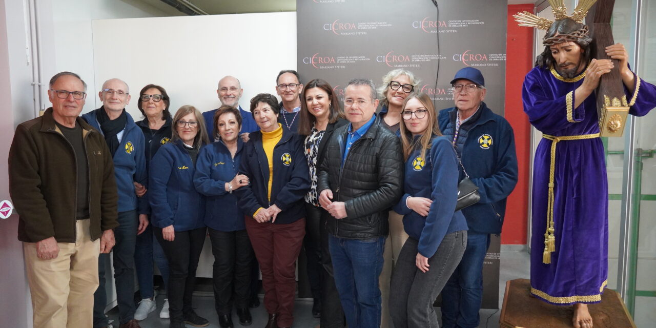 Mariano Spiteri restaura y entrega la imagen de Jesús Nazareno de Benetússer