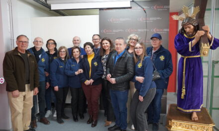 Mariano Spiteri restaura y entrega la imagen de Jesús Nazareno de Benetússer