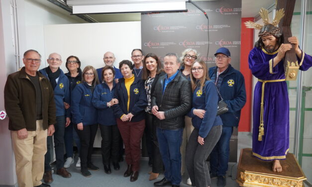 Mariano Spiteri restaura y entrega la imagen de Jesús Nazareno de Benetússer