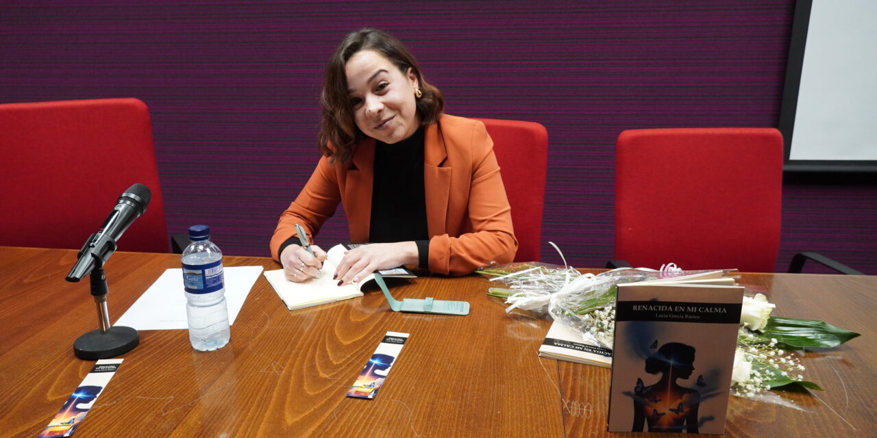 Lucía García Ramos presenta su nuevo libro de poemas, “Renacida en mi calma”