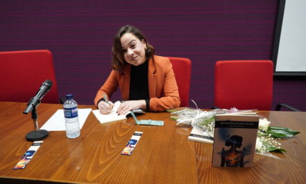 Lucía García Ramos presenta su nuevo libro de poemas, “Renacida en mi calma”