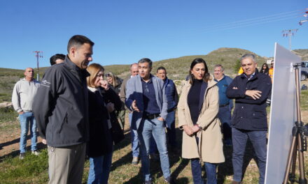 Rubira visita las plantas solares de la Comunidad de Regantes Miraflores