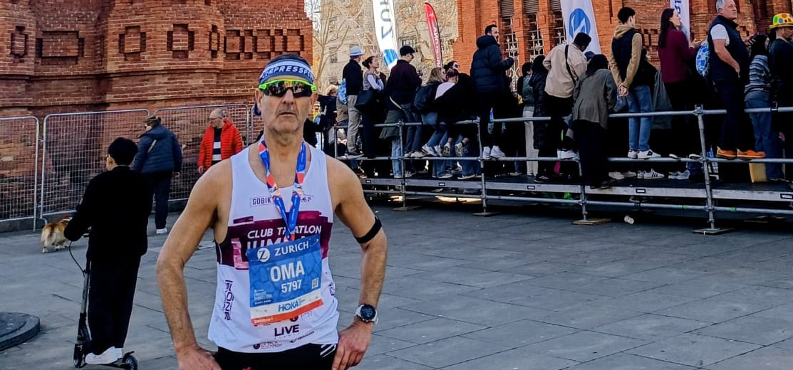 Antonio Oma logra bajar de las tres horas en la Maratón de Barcelona