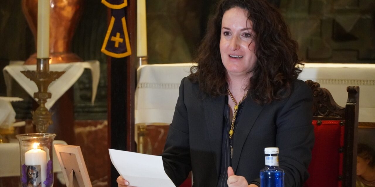 Noelia Tomás Martínez pregonó a los Armaos del Cristo Amarrado a la Columna