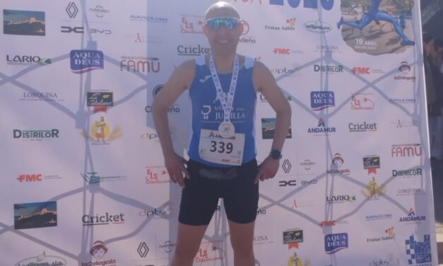 Antonio Martínez mejora su marca personal en media maratón en Lorca