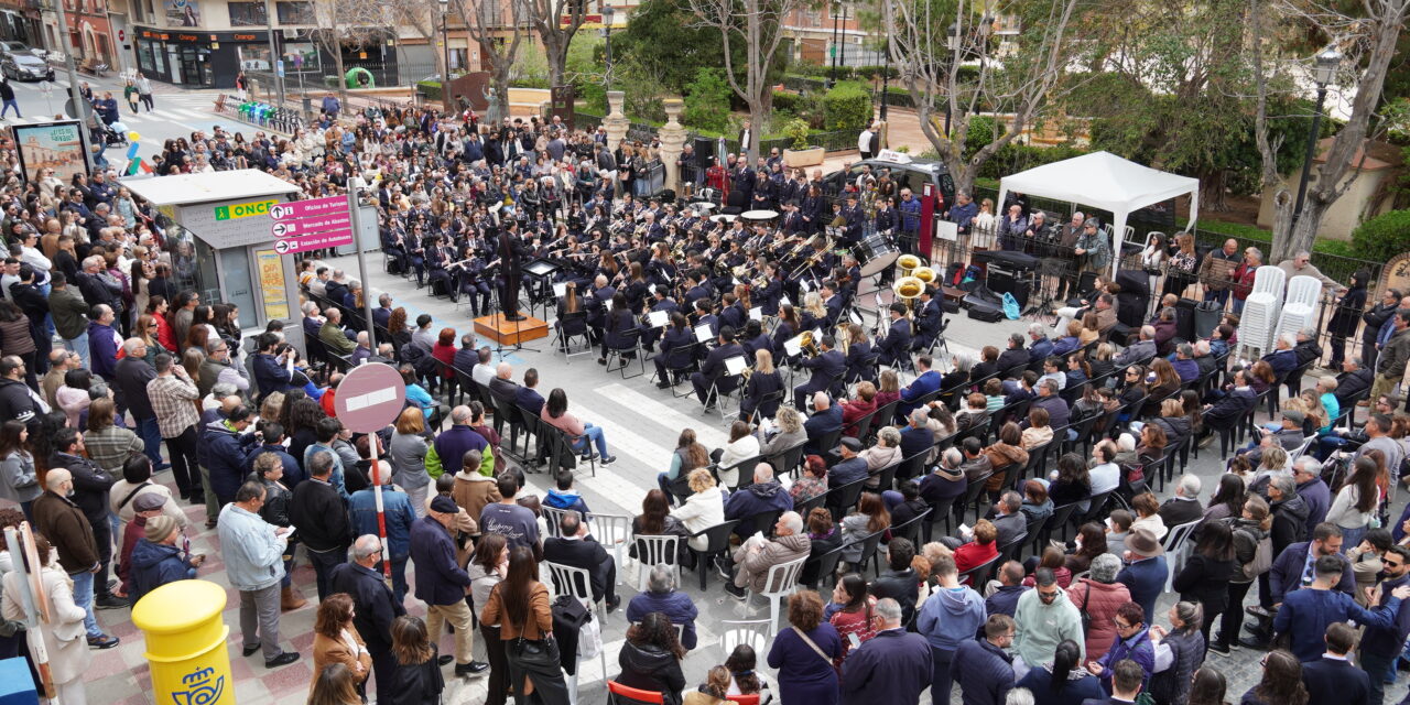 La banda Julián Santos emociona como paso previo a la tarde más bonita de Jumilla