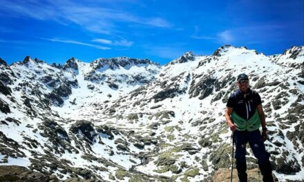 Antonio Toral abre una nueva vía de escalada en la Sierra de Gredos