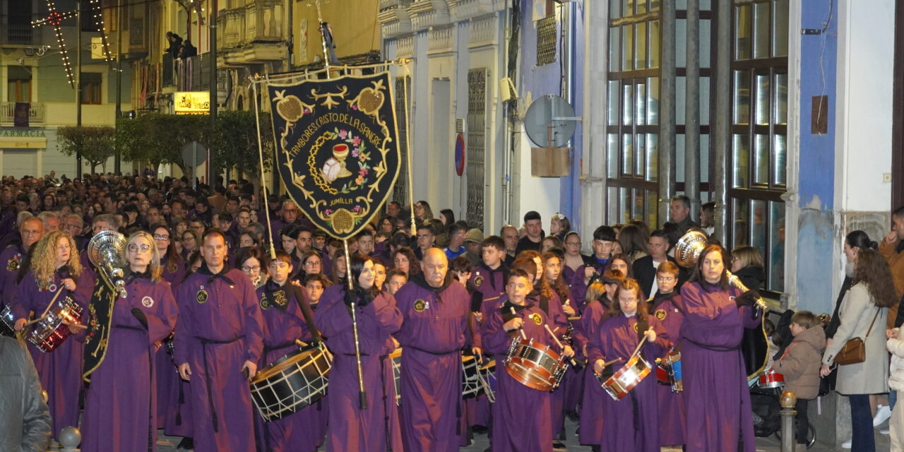 Más de un millar de tamborileros se alían en la Tamborada de la Burrica en Jumilla