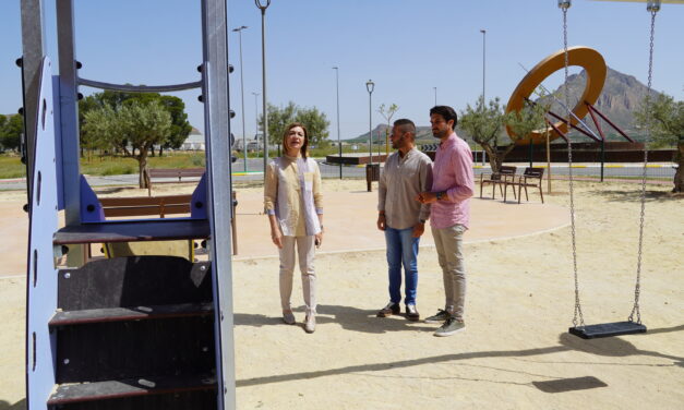 La zona sur del Barrio de San Juan ya cuenta con un nuevo parque infantil y canino