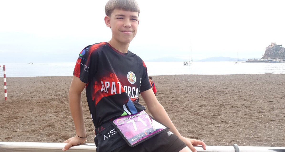 Ángel Pérez, tercero infantil de la Joma Costa Trail de Águilas